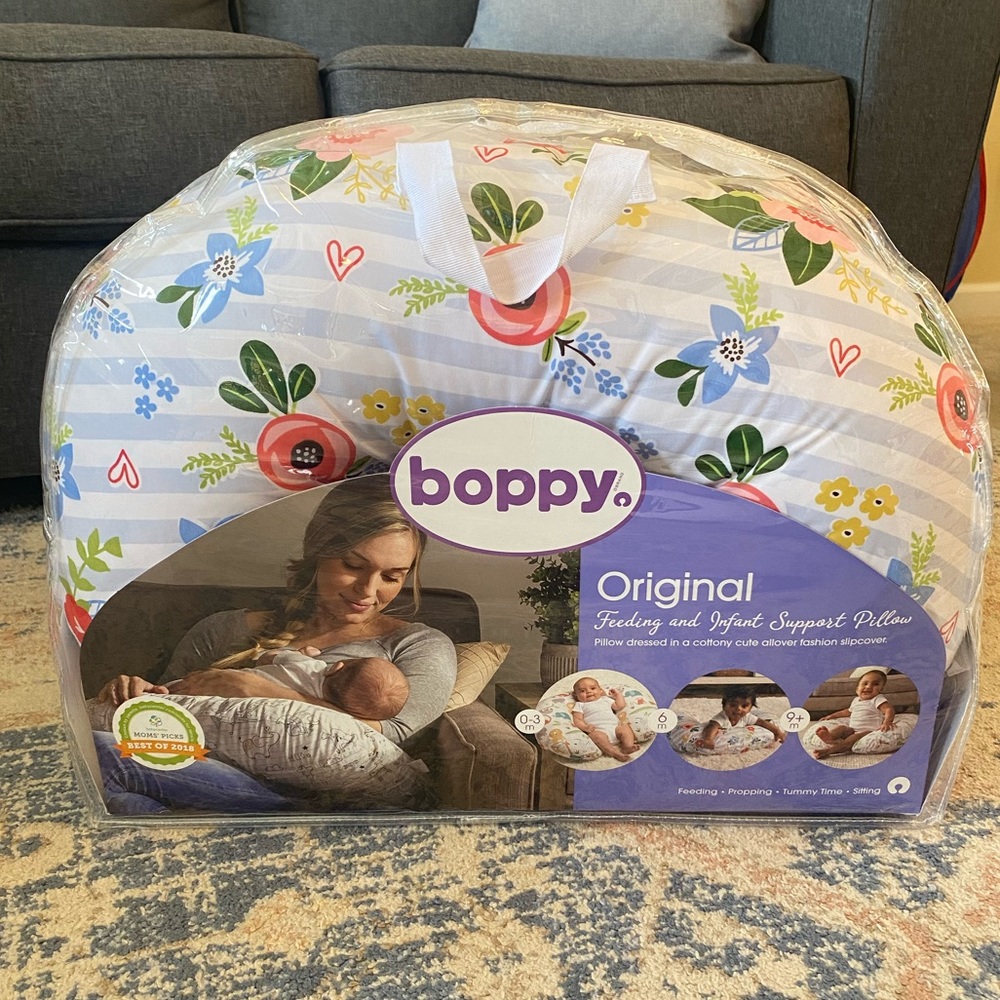 NWT- Boppy pillow